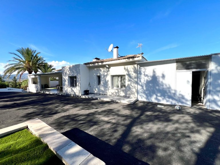 Villa for Sale in Elda, Alicante 21