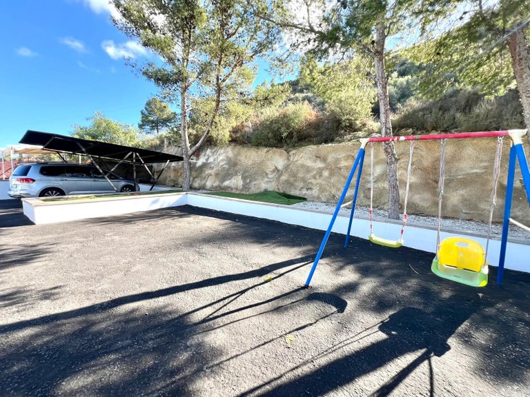 Villa for Sale in Elda, Alicante 48