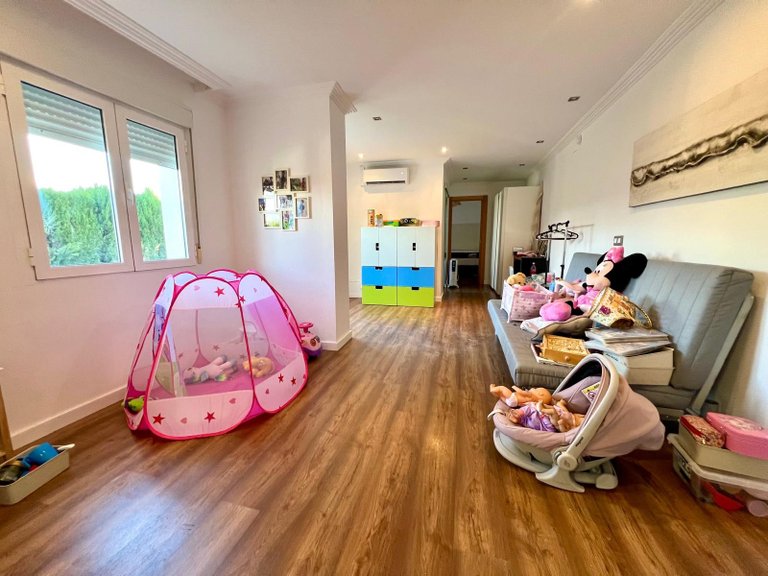 Villa for Sale in Elda, Alicante 42