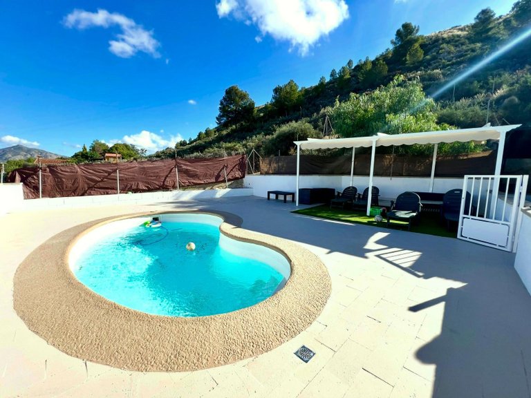 Villa for Sale in Elda, Alicante 2