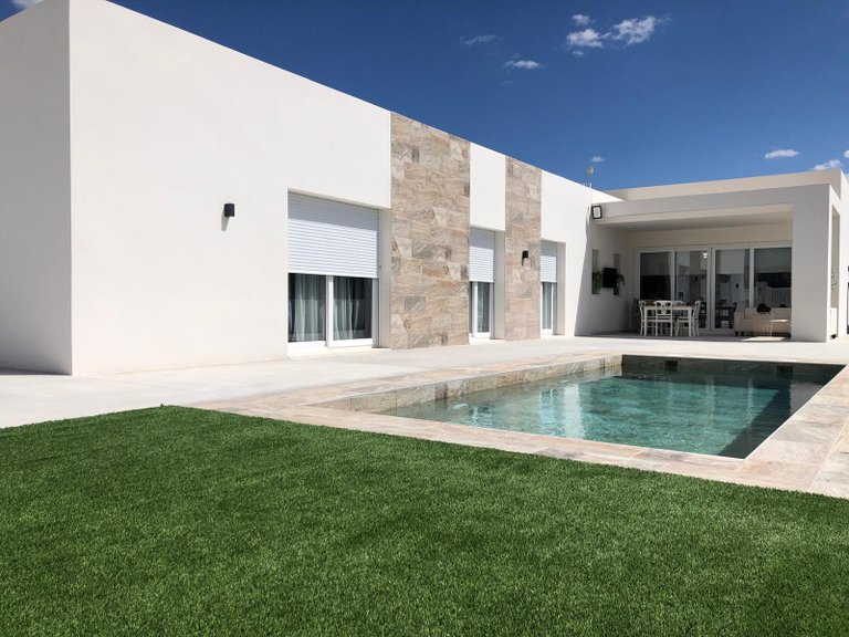 Villa for Sale in Pinoso, Alicante 1