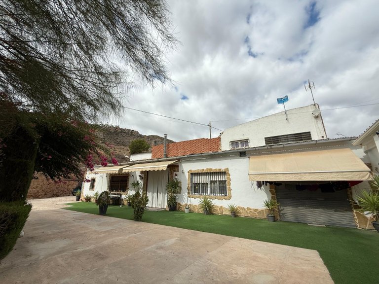 Country House for Sale in Elda, Alicante 1
