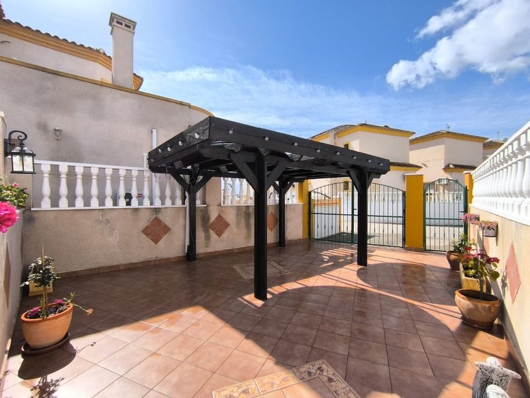 Villa for Sale in El Raso, Alicante 38