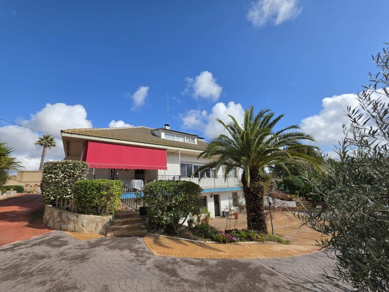 Villa for Sale in Elda, Alicante 39