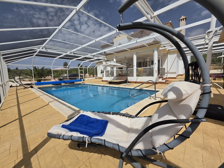 Villa for Sale in Pinoso, Alicante 1