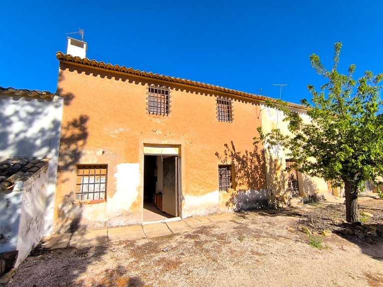 Country House for Sale in Yecla, Murcia 1