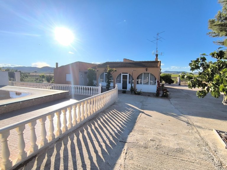 Country House for Sale in Yecla, Murcia 2