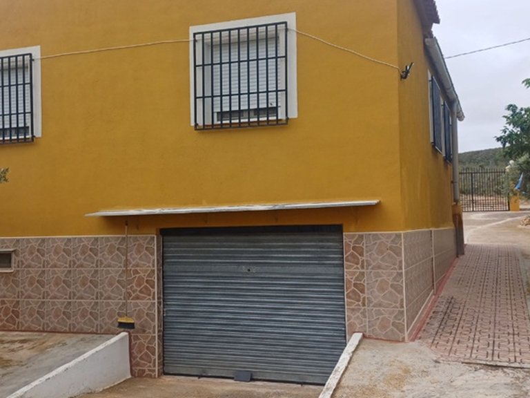 Country House for Sale in Yecla, Murcia 3