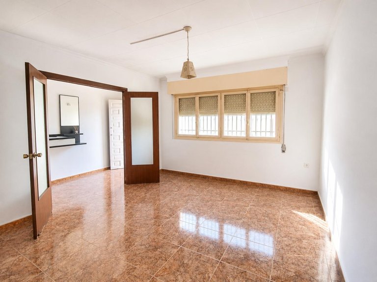 Town House for Sale in Pinoso, Alicante 3