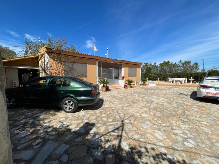 Villa for Sale in Guardamar Del Segura, Alicante 1