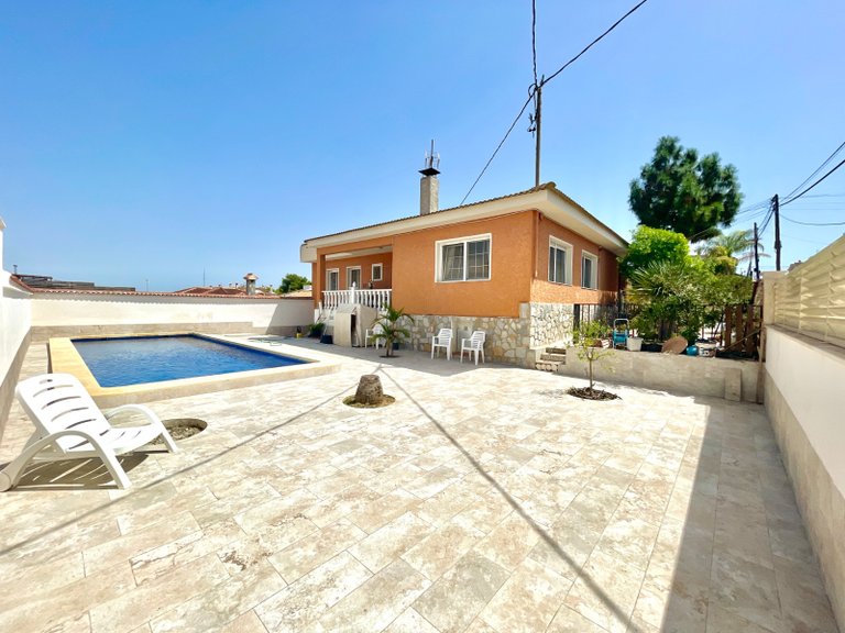 Villa for Sale in Benijofar, Alicante 31