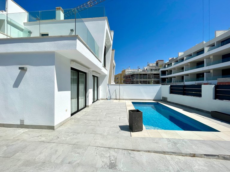 Villa for Sale in Benijofar, Alicante 2