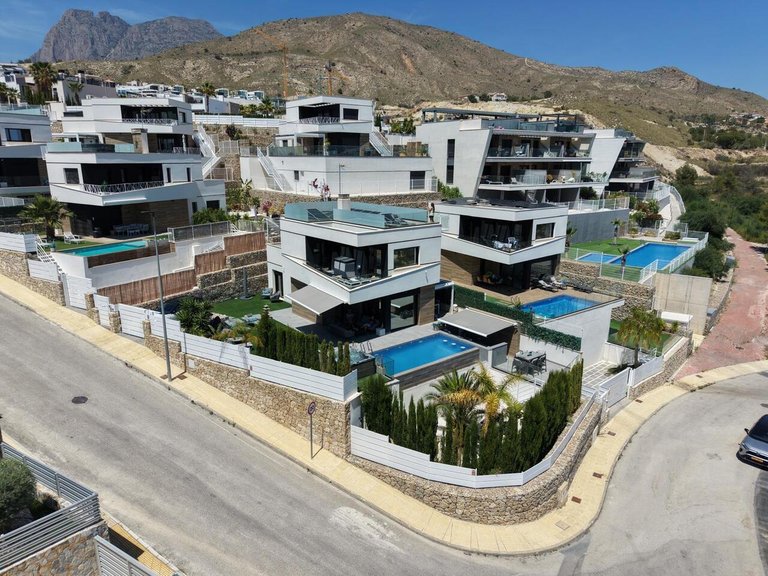 Villa for Sale in Finestrat, Alicante 2