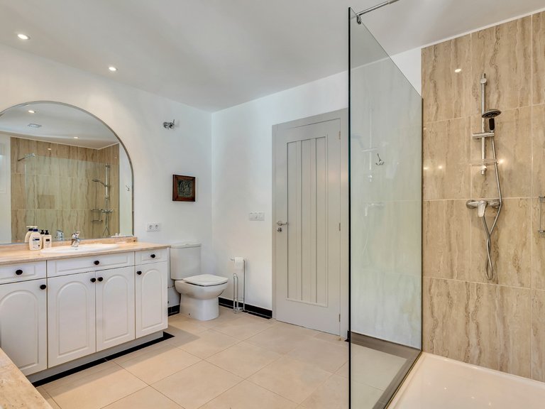 Villa for Sale in Javea/xabia, Alicante 28