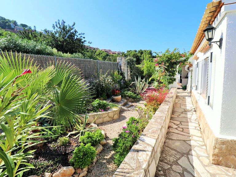 Villa for Sale in Inland Pedreguer, Alicante 18