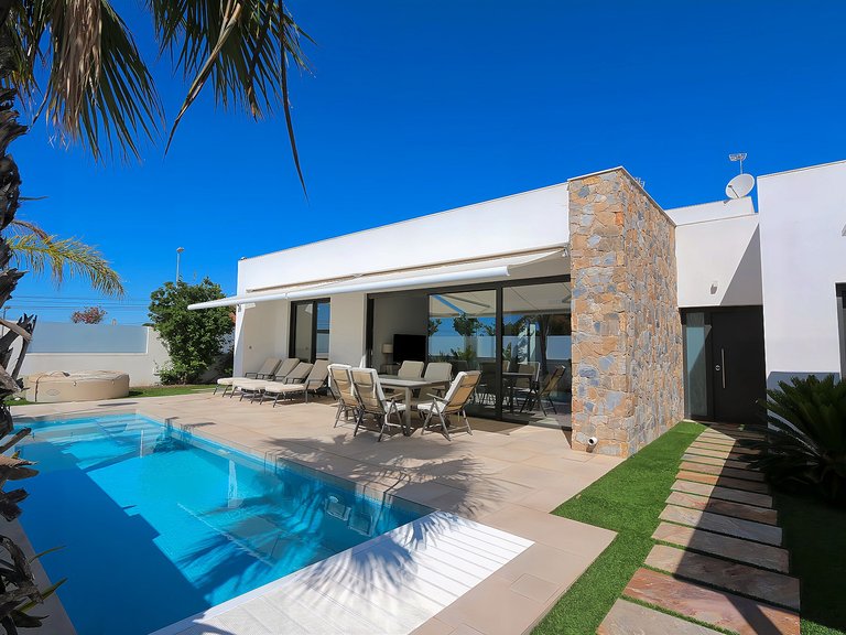 Villa for Sale in Costa Blanca Pilar De La Horadada, Alicante 1