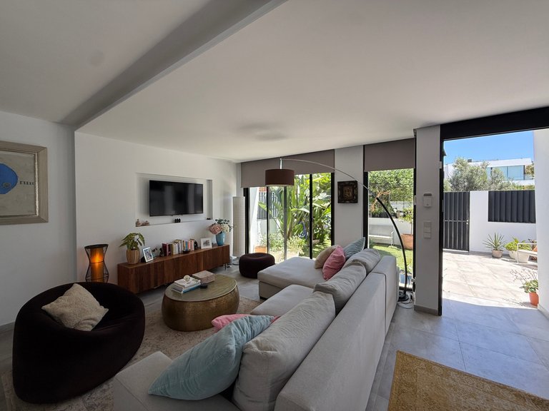 Villa for Sale in Santa Eulària Des Riu, Balearic Islands 6