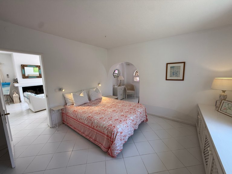 Villa for Sale in Santa Eulària Des Riu, Balearic Islands 18