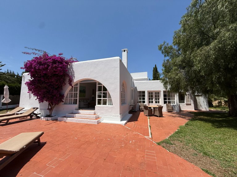 Villa for Sale in Santa Eulària Des Riu, Balearic Islands 36