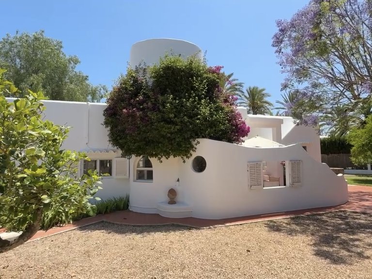 Villa for Sale in Santa Eulària Des Riu, Balearic Islands 2