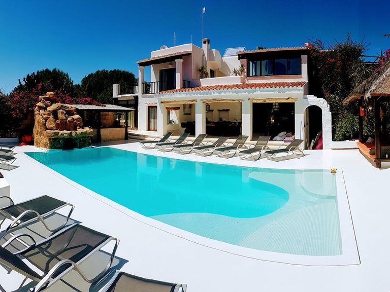 Villa for Sale in Santa Eulalia Del Río, Balearic Islands 2