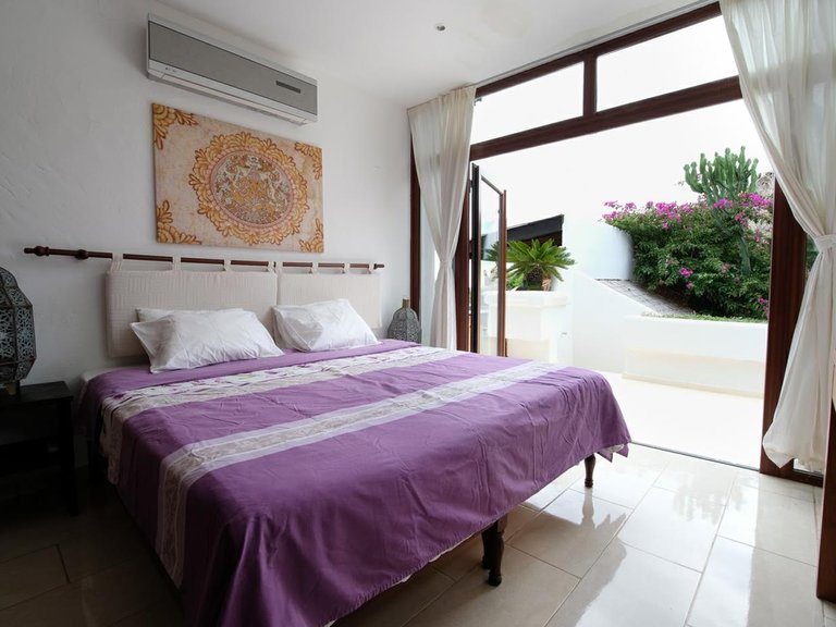 Villa for Sale in Santa Eulalia Del Río, Balearic Islands 30