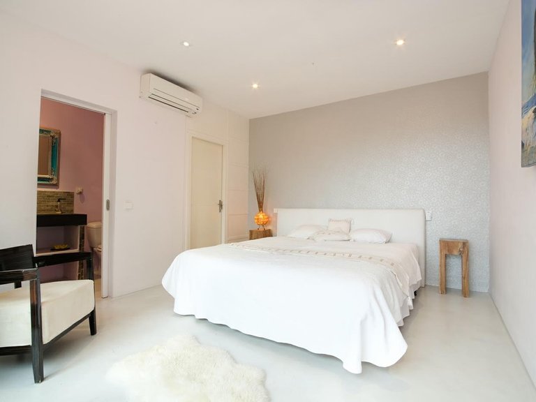 Villa for Sale in Santa Eulalia Del Río, Balearic Islands 34
