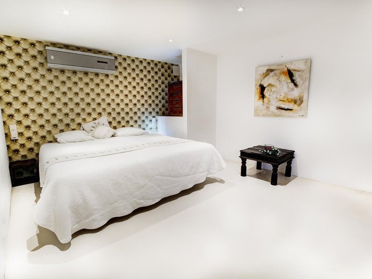 Villa for Sale in Santa Eulalia Del Río, Balearic Islands 32