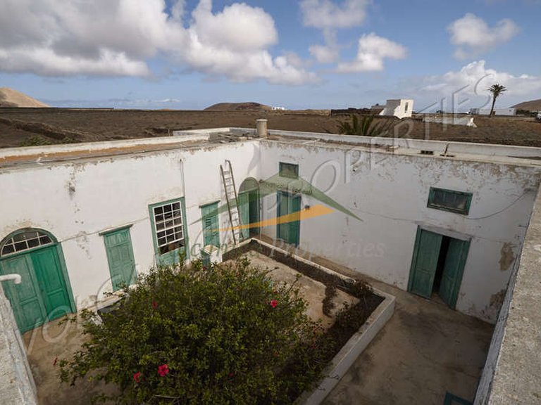 Villa for Sale in Tinajo, Las Palmas 10
