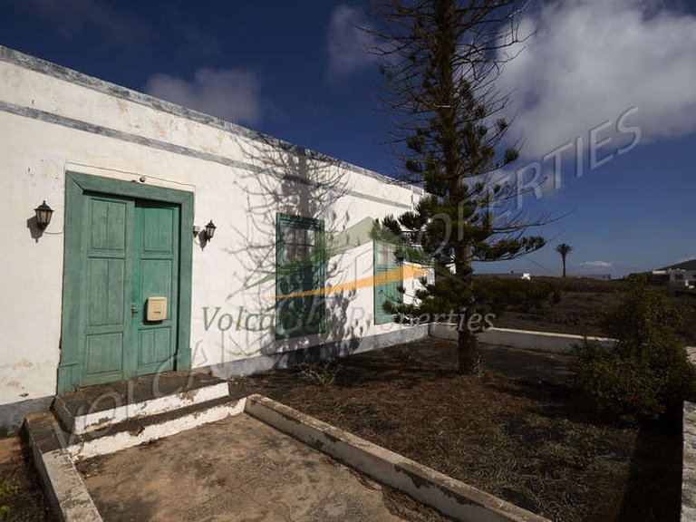 Villa for Sale in Tinajo, Las Palmas 4