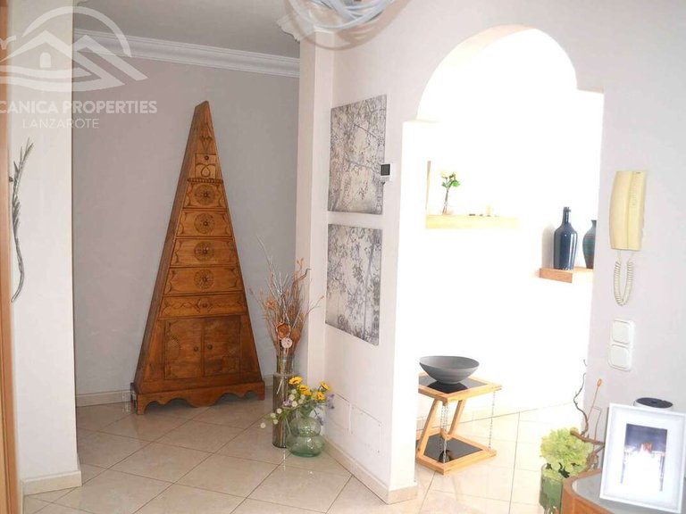 Villa for Sale in Tías, Las Palmas 12