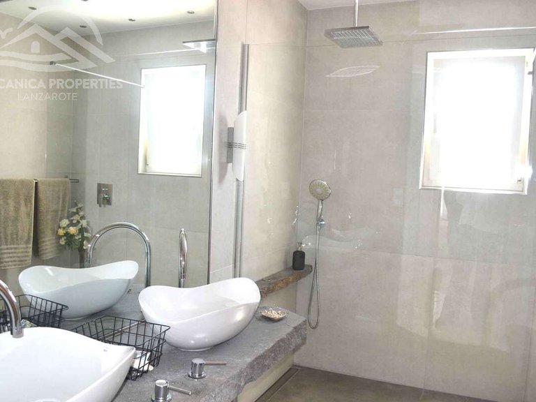 Villa for Sale in Tías, Las Palmas 25