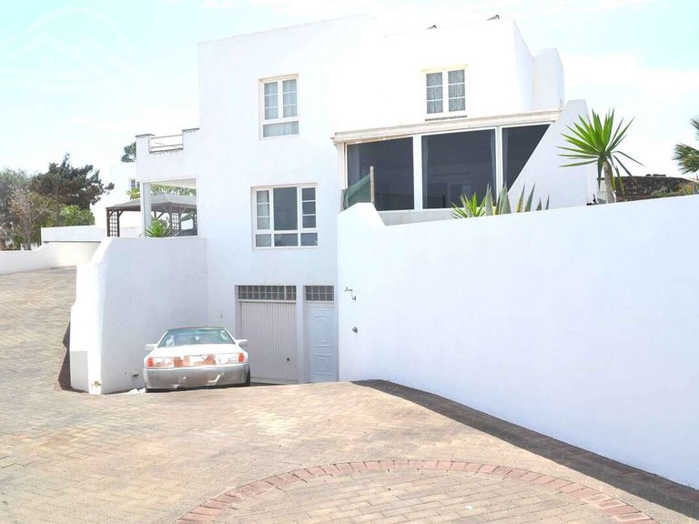 Villa for Sale in Tías, Las Palmas 38