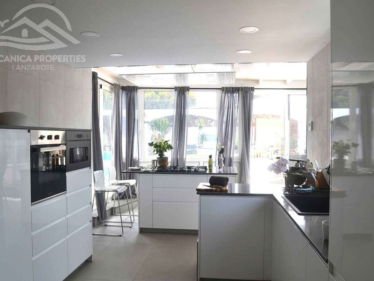 Villa for Sale in Tías, Las Palmas 6
