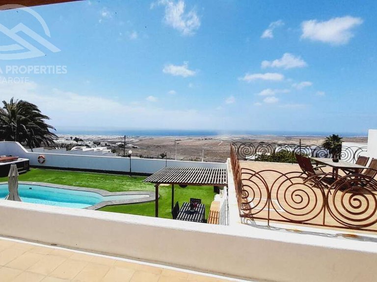 Villa for Sale in San Bartolomé, Las Palmas 11