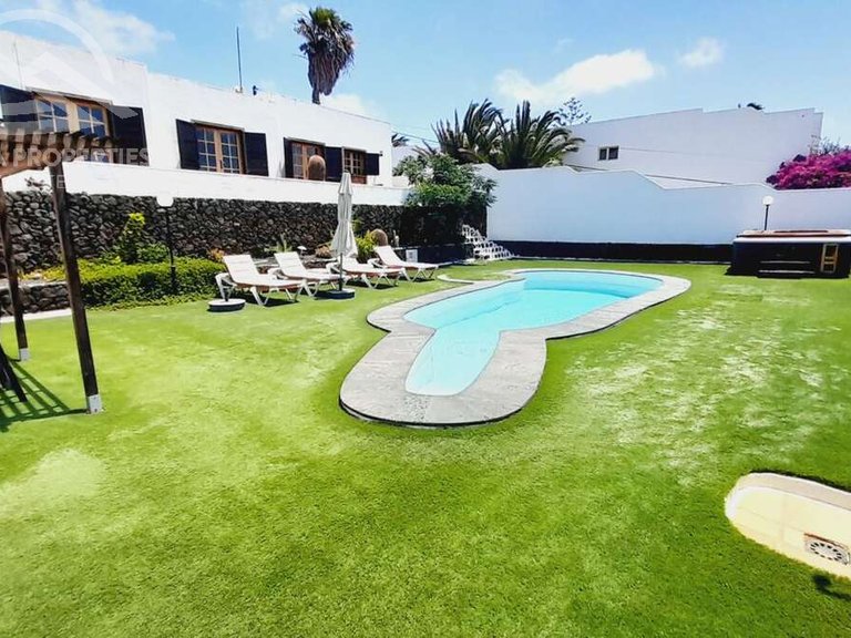Villa for Sale in San Bartolomé, Las Palmas 2