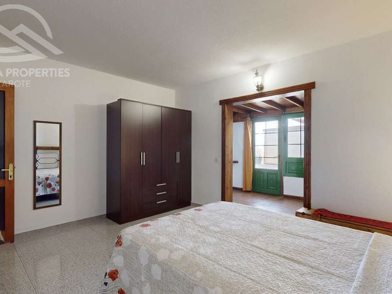 Villa for Sale in Yaiza, Las Palmas 25