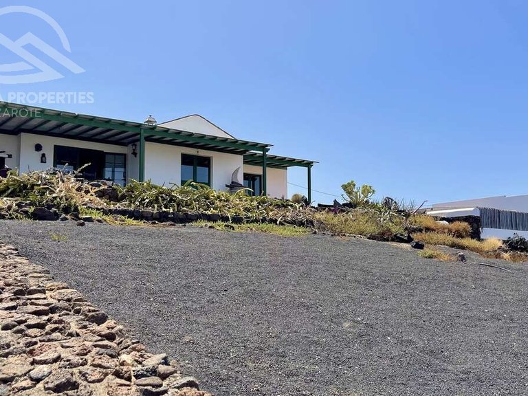 Villa for Sale in Yaiza, Las Palmas 3