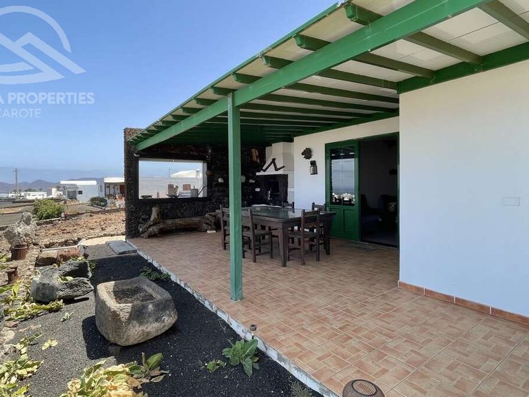 Villa for Sale in Yaiza, Las Palmas 30