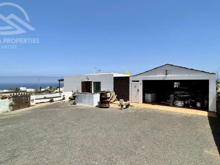 Villa for Sale in Yaiza, Las Palmas 5