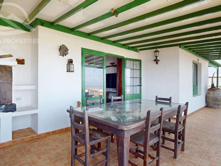 Villa for Sale in Yaiza, Las Palmas 8