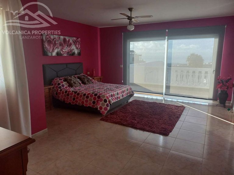 Villa for Sale in Tías, Las Palmas 9