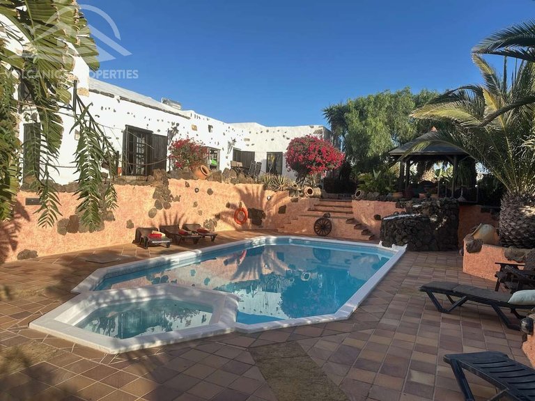 Villa for Sale in Teguise, Las Palmas 1