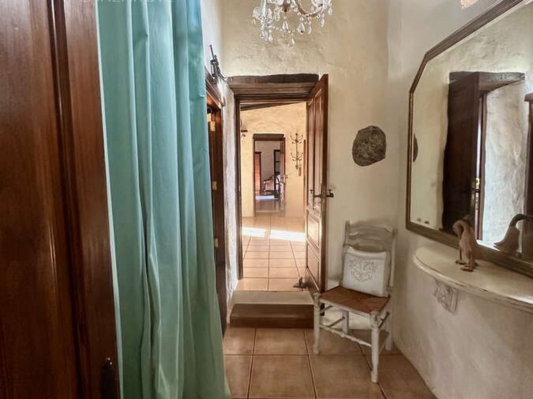 Villa for Sale in Teguise, Las Palmas 20