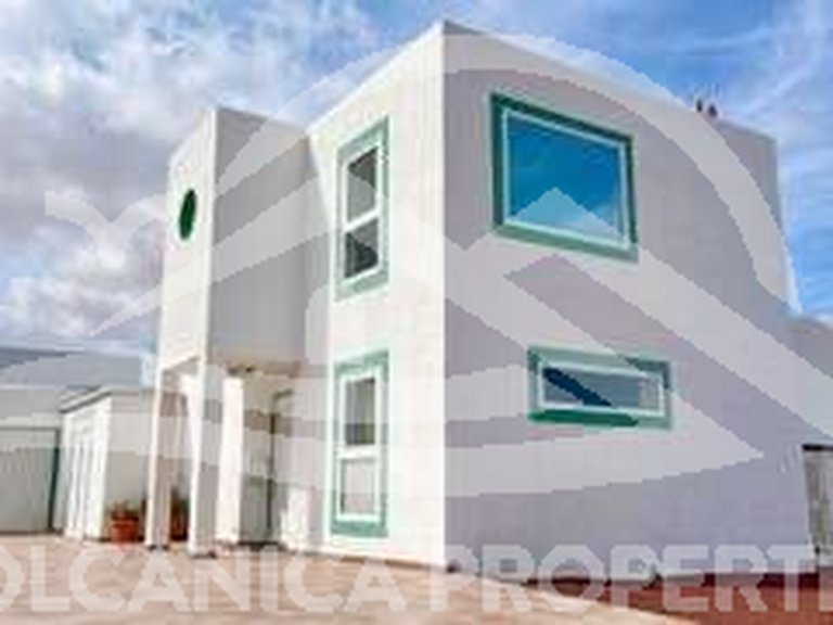 Villa for Sale in Breñas, Las (yaiza), Las Palmas 1