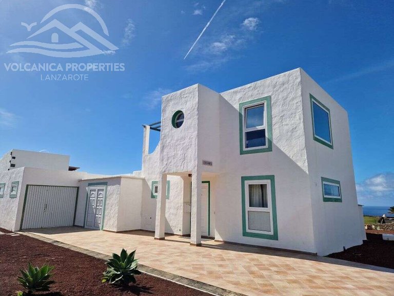 Villa for Sale in Breñas, Las (yaiza), Las Palmas 1