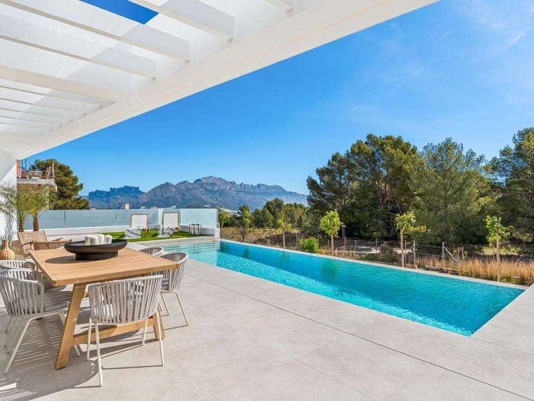 Villa for Sale in Polop, Alicante 39