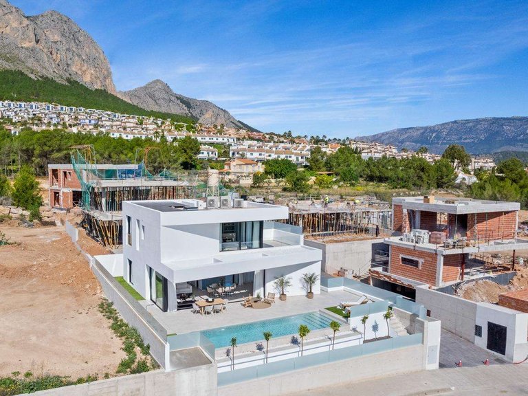 Villa for Sale in Polop, Alicante 8