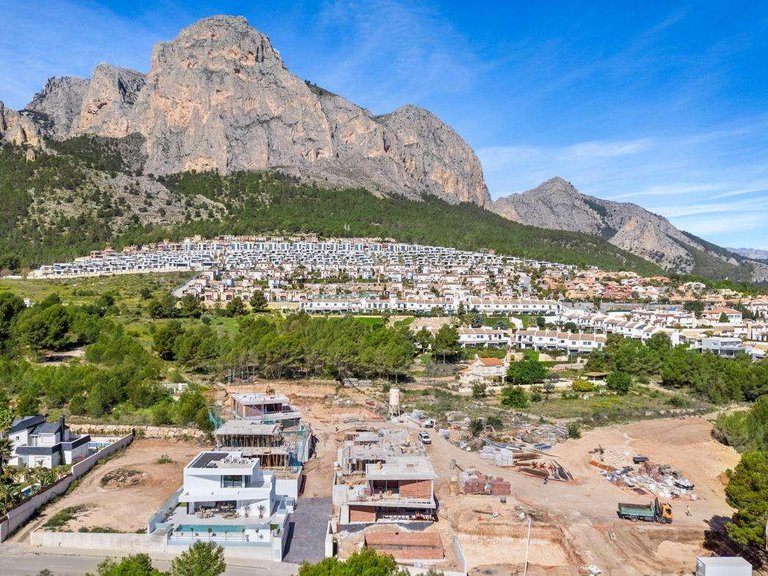 Villa for Sale in Polop, Alicante 11