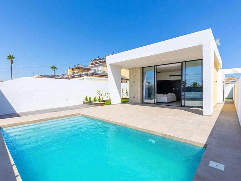 Villa for Sale in Torrevieja, Alicante 15